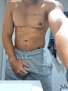 fitmaxxx26 online show from May 8, 2026, 5:57 am