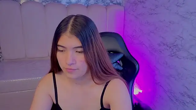 alesia v v online show from June 4, 2026, 8:04 pm