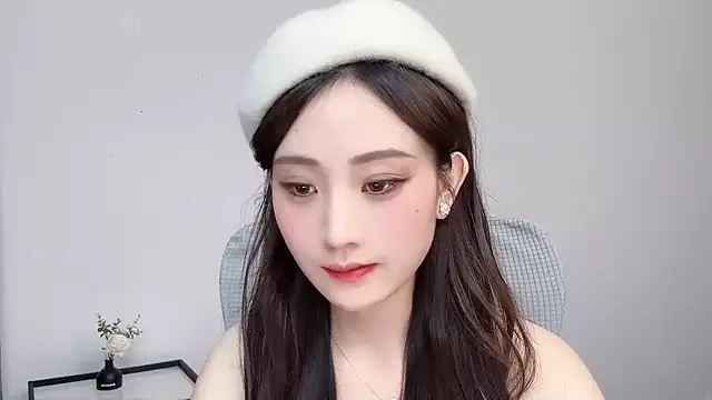  222Mia online show from May 25, 2026, 2:23 pm