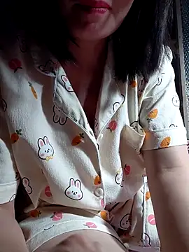 Snapshot of -Trici- chatting on June 10, 2026, 10:52 pm -Trici- online show from June 10, 2026, 10:52 pm