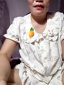 Snapshot of -Trici- chatting on June 21, 2026, 2:08 pm -Trici- online show from June 21, 2026, 2:08 pm