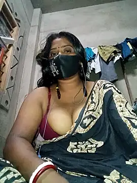 Snapshot of Miss-poly chatting on June 5, 2026, 4:45 pm Miss-poly online show from June 5, 2026, 4:45 pm