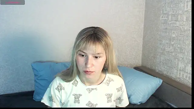 Snapshot of polly_holyy chatting on May 18, 2026, 1:02 am polly holyy online show from May 18, 2026, 1:02 am
