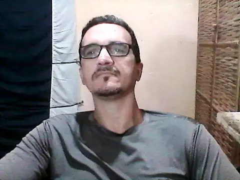 DouglasBr22 online show from May 12, 2026, 2:41 am