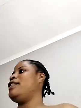 JuicyHoney 01 online show from June 19, 2026, 5:56 am