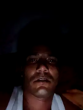 KingNaheed02 online show from May 12, 2026, 7:33 pm