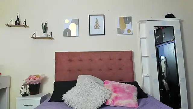 Snapshot of Natalia_Dahlia chatting on August 1, 2026, 9:57 pm Natalia Dahlia online show from August 1, 2026, 9:57 pm