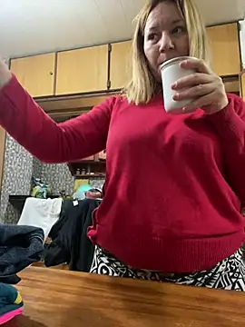 AllisonLove2 online show from July 24, 2026, 9:35 pm
