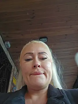 Snapshot of MILFBARBY chatting on September 22, 2025, 6:59 am MILFBARBY online show from September 22, 2025, 6:59 am