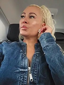 Snapshot of MILFBARBY chatting on September 30, 2025, 7:13 am MILFBARBY online show from September 30, 2025, 7:13 am