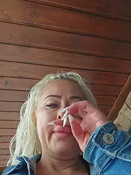 Snapshot of MILFBARBY chatting on October 13, 2025, 7:19 am MILFBARBY online show from October 13, 2025, 7:19 am