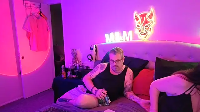 DreamyCouple11 online show from May 11, 2026, 6:05 pm