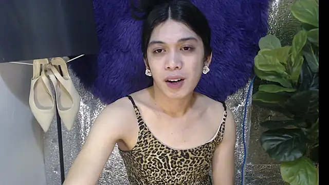 RoseAmarie online show from June 6, 2026, 1:38 pm