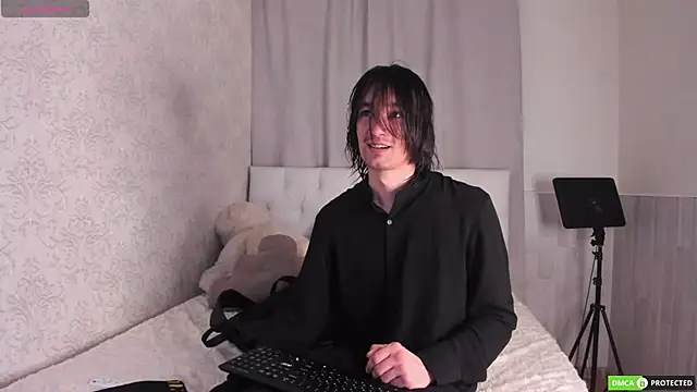 CalvinChapman online show from July 3, 2026, 3:13 am