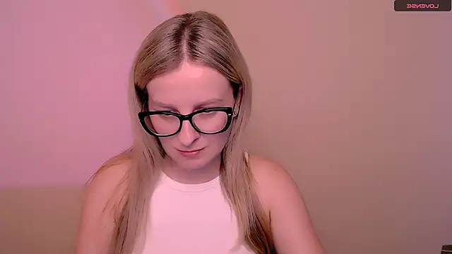 MariaTess  online show from May 25, 2026, 12:22 pm