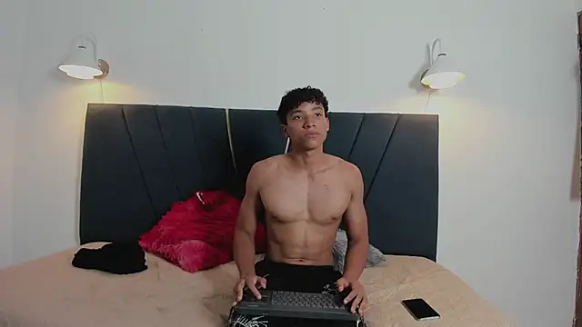 michael cum23 online show from May 13, 2026, 8:49 pm