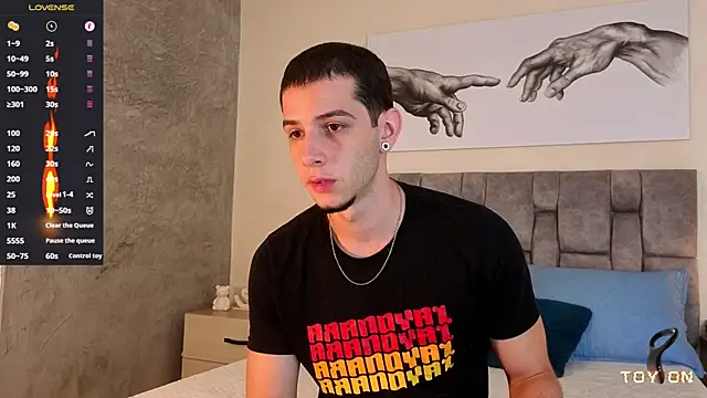 isaacblaze  online show from June 19, 2026, 3:33 am