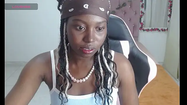 luna bella160920 online show from May 11, 2026, 7:33 pm