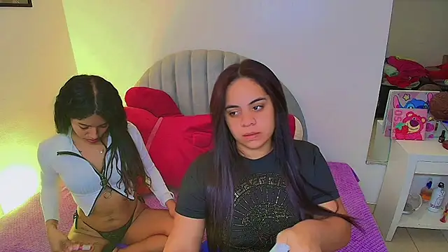 your favorite girls online show from June 21, 2026, 4:59 am