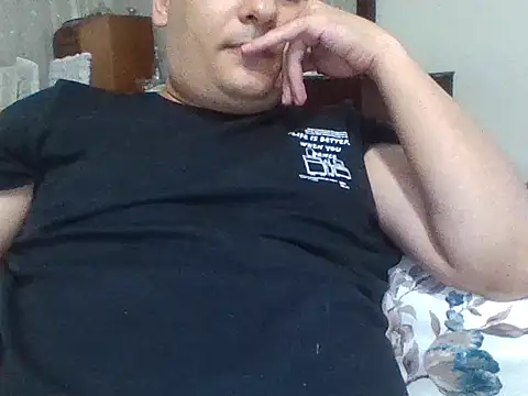 Snapshot of HaleMert chatting on July 27, 2026, 7:54 pm HaleMert online show from July 27, 2026, 7:54 pm