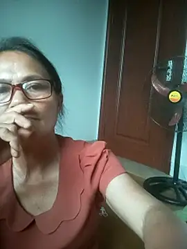 Snapshot of Vieekee chatting on July 3, 2026, 3:57 am Vieekee online show from July 3, 2026, 3:57 am