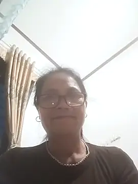 Snapshot of Vieekee chatting on July 4, 2026, 10:05 pm Vieekee online show from July 4, 2026, 10:05 pm