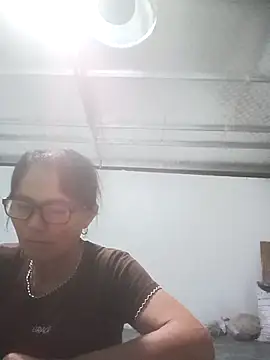 Snapshot of Vieekee chatting on July 10, 2026, 1:36 pm Vieekee online show from July 10, 2026, 1:36 pm