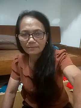 Snapshot of Vieekee chatting on July 17, 2026, 8:57 pm Vieekee online show from July 17, 2026, 8:57 pm