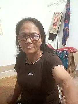 Snapshot of Vieekee chatting on July 19, 2026, 10:35 pm Vieekee online show from July 19, 2026, 10:35 pm