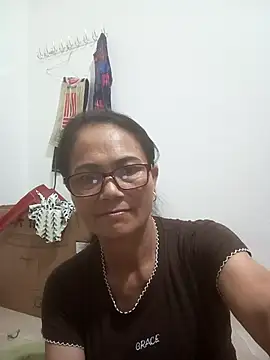 Snapshot of Vieekee chatting on August 1, 2026, 10:52 pm Vieekee online show from August 1, 2026, 10:52 pm