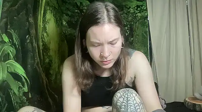 Snapshot of mo0ngoddess chatting on January 2, 2025, 1:17 am mo0ngoddess online show from January 2, 2025, 1:17 am