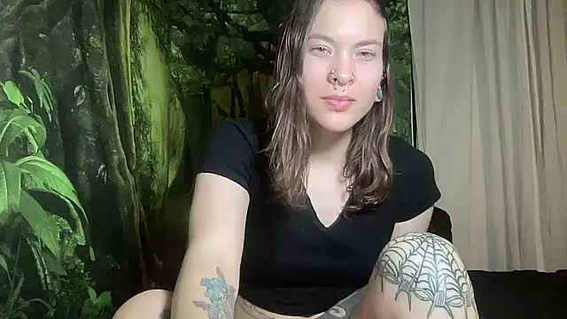 Snapshot of mo0ngoddess chatting on January 14, 2025, 11:10 am mo0ngoddess online show from January 14, 2025, 11:10 am