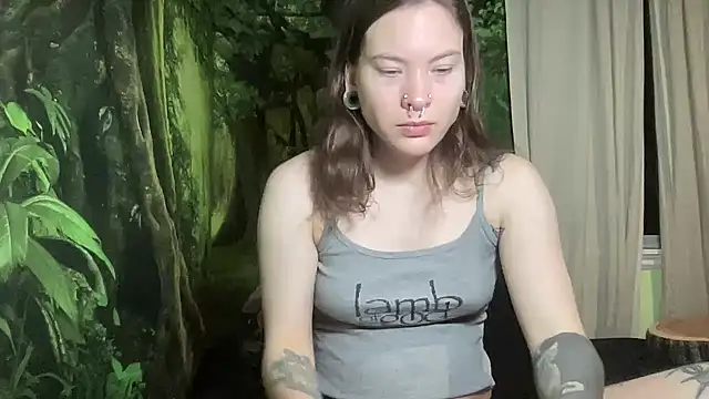 Snapshot of mo0ngoddess chatting on January 15, 2025, 2:06 am mo0ngoddess online show from January 15, 2025, 2:06 am