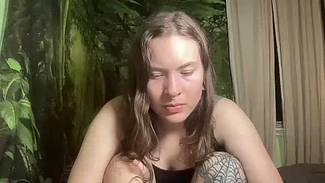 mo0ngoddess online show from October 27, 2025, 2:37 am