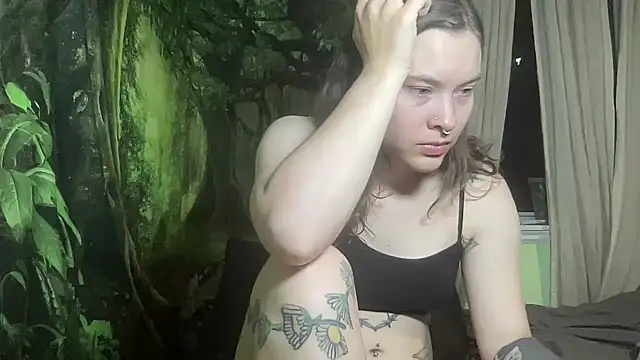 mo0ngoddess online show from February 12, 2026, 2:50 am