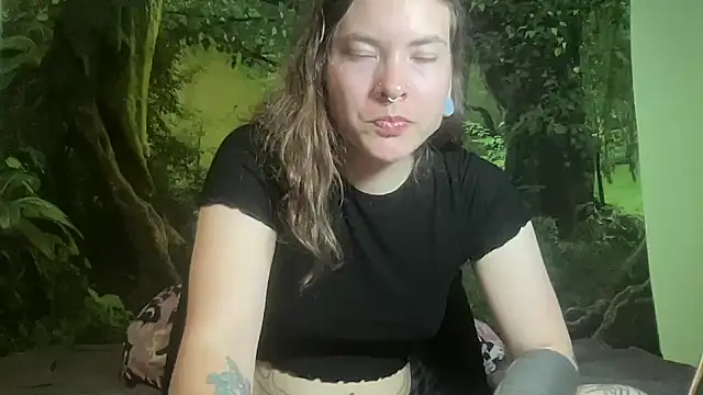 mo0ngoddess online show from March 24, 2026, 3:44 am