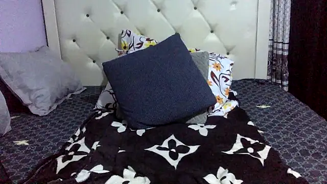 Snapshot of creamyamber chatting on September 28, 2025, 3:12 am creamyamber online show from September 28, 2025, 3:12 am