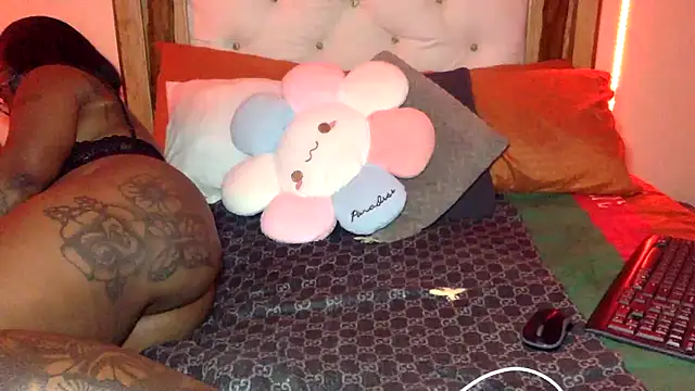 creamyamber online show from March 20, 2026, 1:21 am