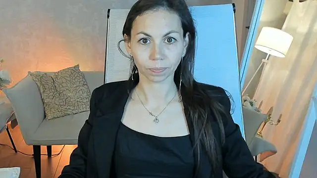 TrasyMorris online show from May 12, 2026, 11:18 am
