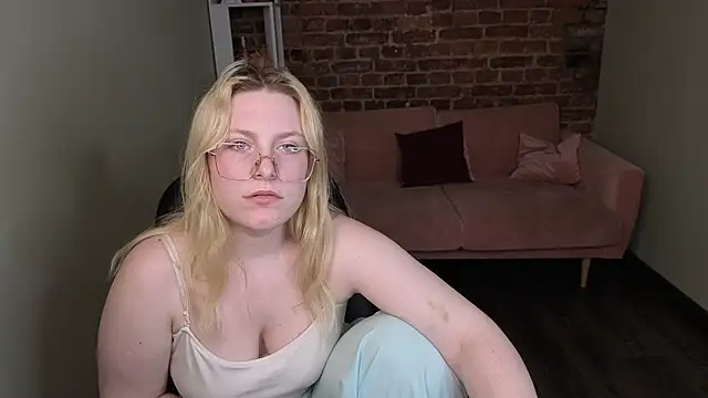 StellaVanilla online show from June 16, 2026, 2:19 pm