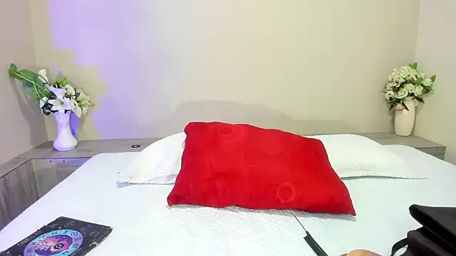 Snapshot of thamiina__ chatting on June 27, 2026, 6:46 pm thamiina online show from June 27, 2026, 6:46 pm