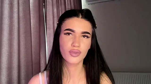 Snapshot of KarieEgge chatting on May 19, 2026, 3:51 pm KarieEgge online show from May 19, 2026, 3:51 pm