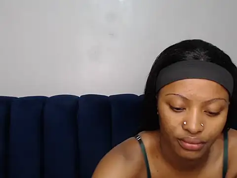 Youngling05 online show from June 26, 2026, 6:18 am