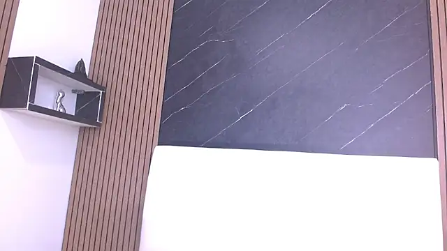 Isak Berekoa online show from May 25, 2026, 3:23 am