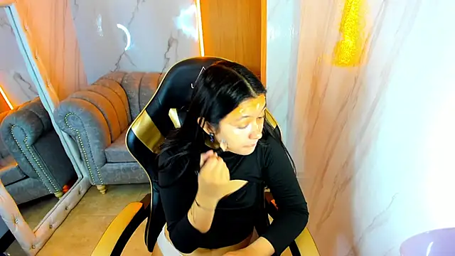 HoneyDoll tf online show from June 8, 2026, 12:49 pm