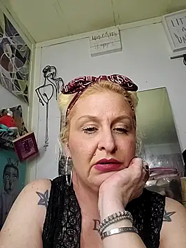 NutNmyGUTdaddy online show from June 17, 2026, 8:28 am