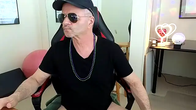 hotdadbod online show from January 3, 2025, 9:36 pm