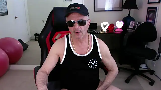 hotdadbod online show from February 25, 2025, 9:35 pm