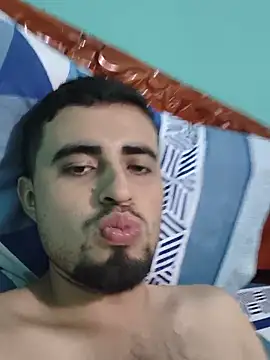 Snapshot of Alejo10051 chatting on May 21, 2026, 3:24 am Alejo10051 online show from May 21, 2026, 3:24 am