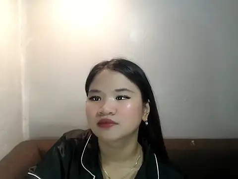Snapshot of xLovelyMaxinex chatting on May 14, 2026, 9:27 am xLovelyMaxinex online show from May 14, 2026, 9:27 am